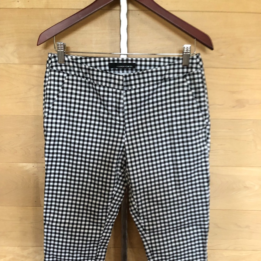 Cropped black and white cropped pant